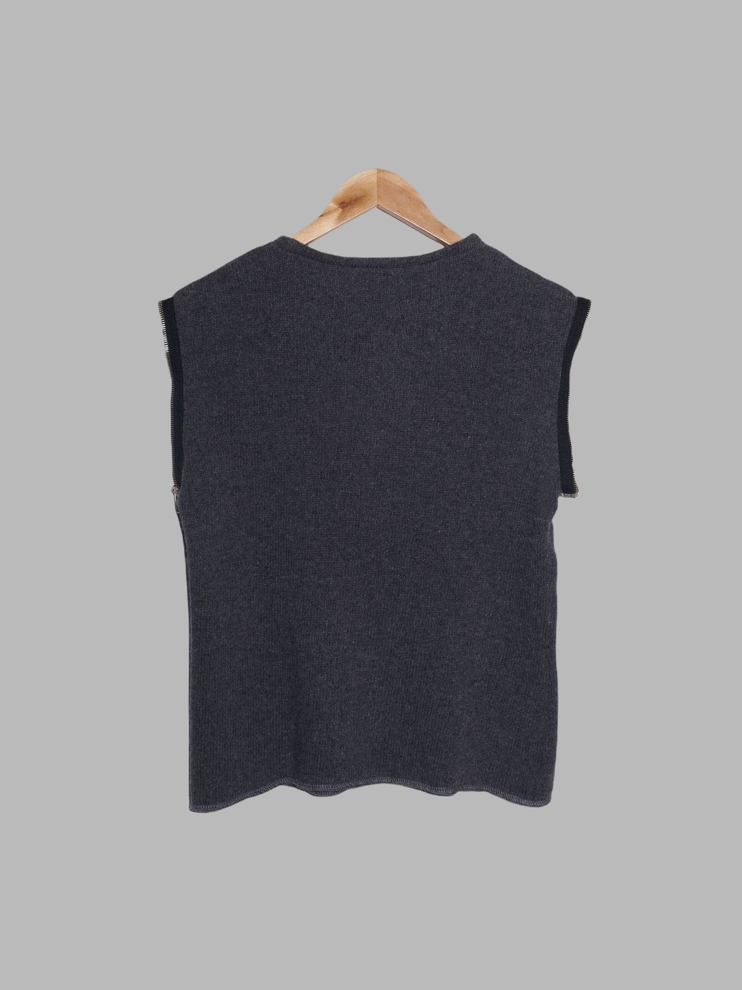 Thumbnail 1737e61c-7be5-444d-aacb-c31623b8f0a4