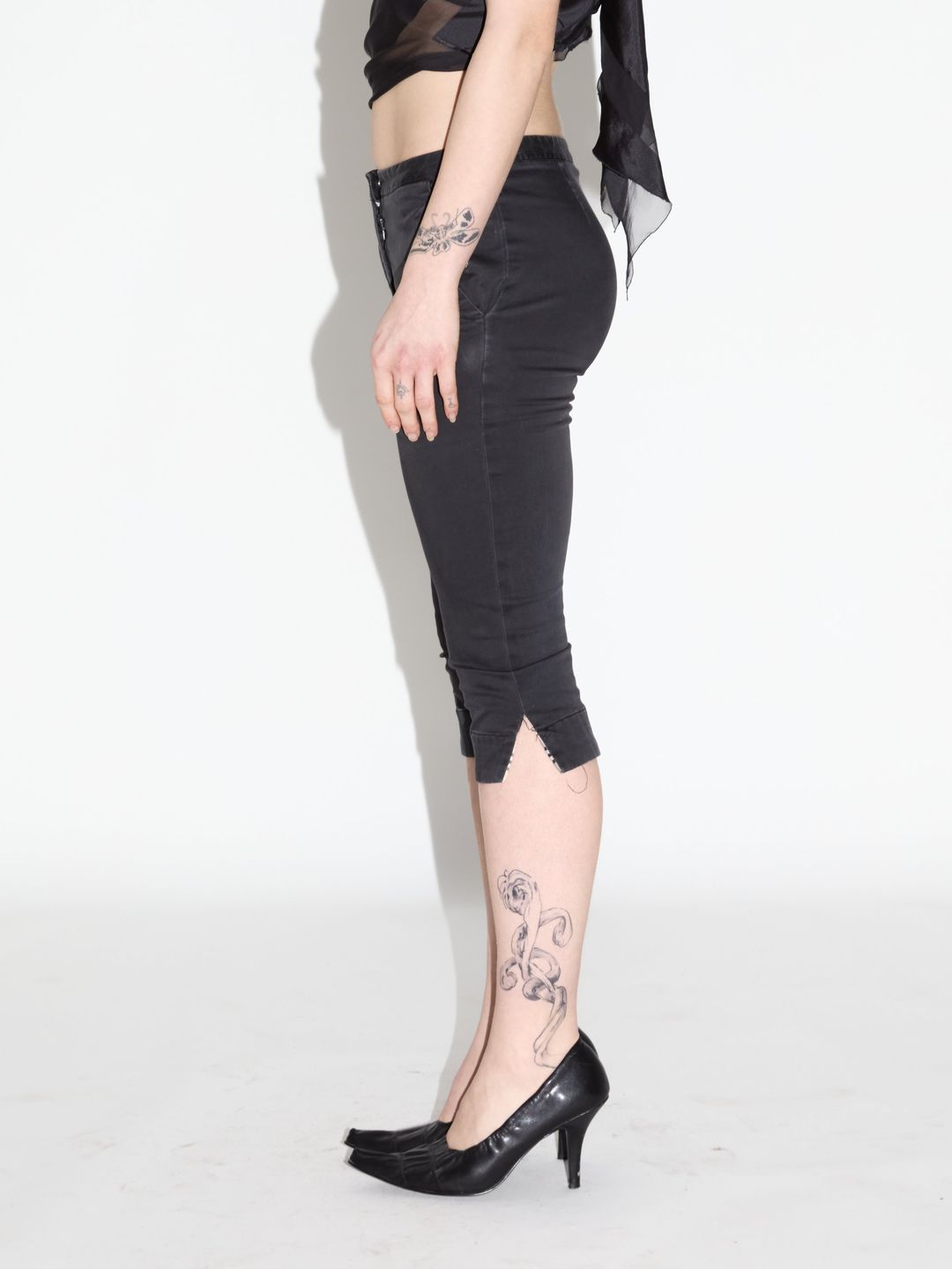 burberry capri trousers by BURBERRY in size M from TROUSERS category