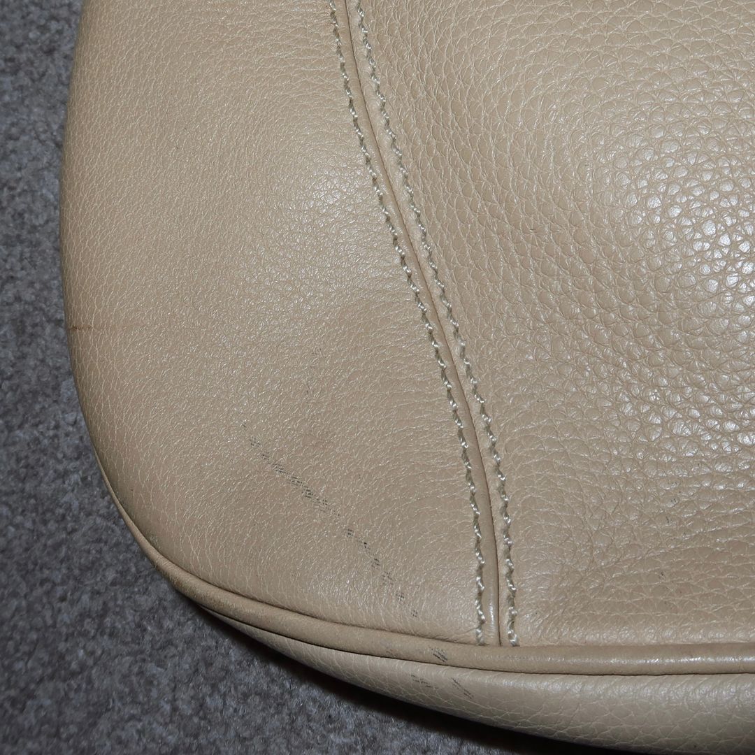 Thumbnail 53b1b2bd-ee7d-403e-adde-e6ddeea5d592