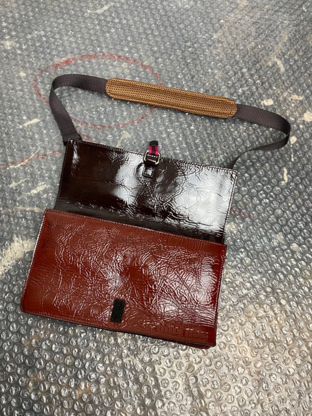 Thumbnail 8b1ab335-7666-48cc-8bfe-7e6c42f7ce20