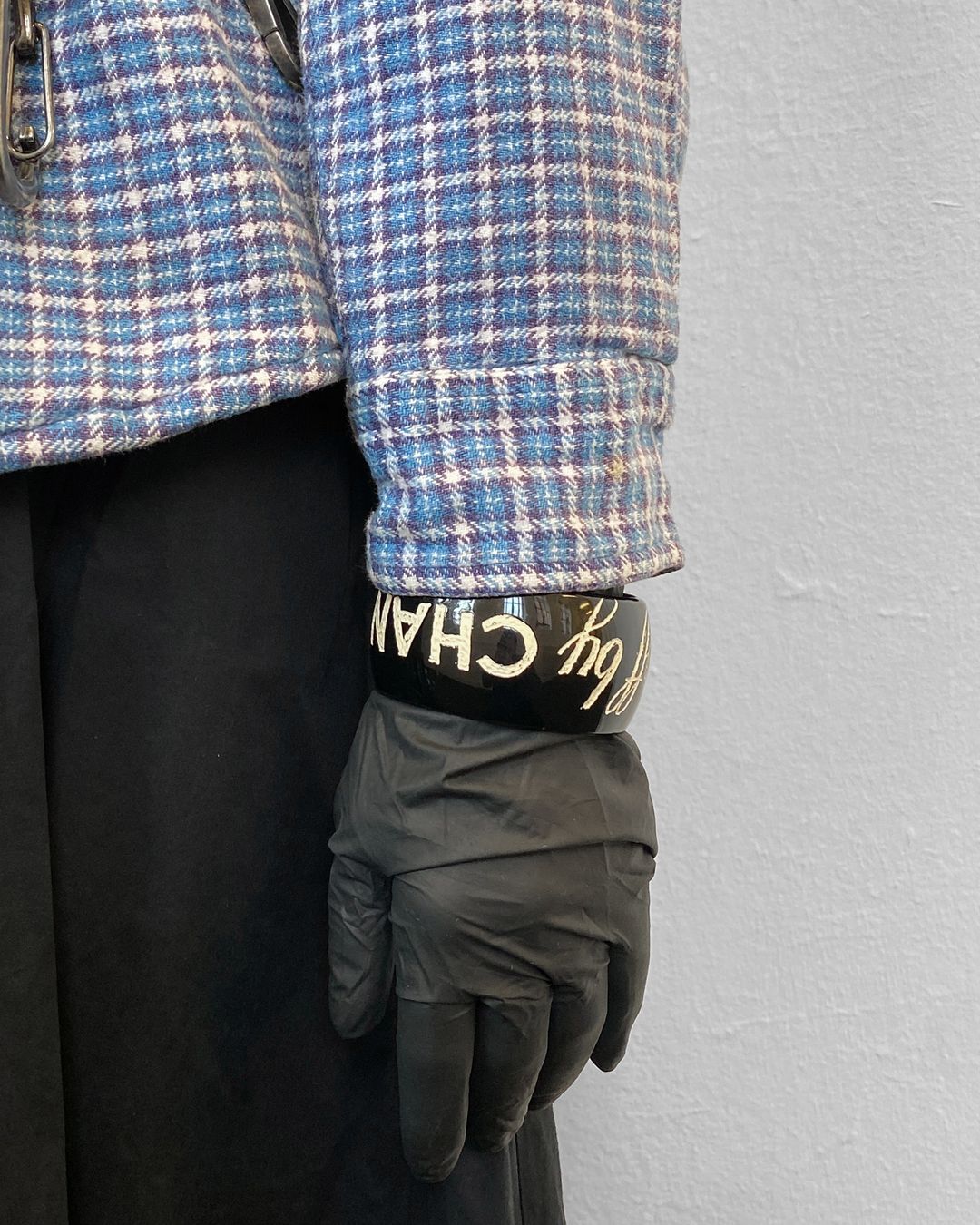 Jessica Kagan Cushman 2000s Ripped off by Chanel Bangle Black by CHANEL in size ONE SIZE from ACCESSORIES category