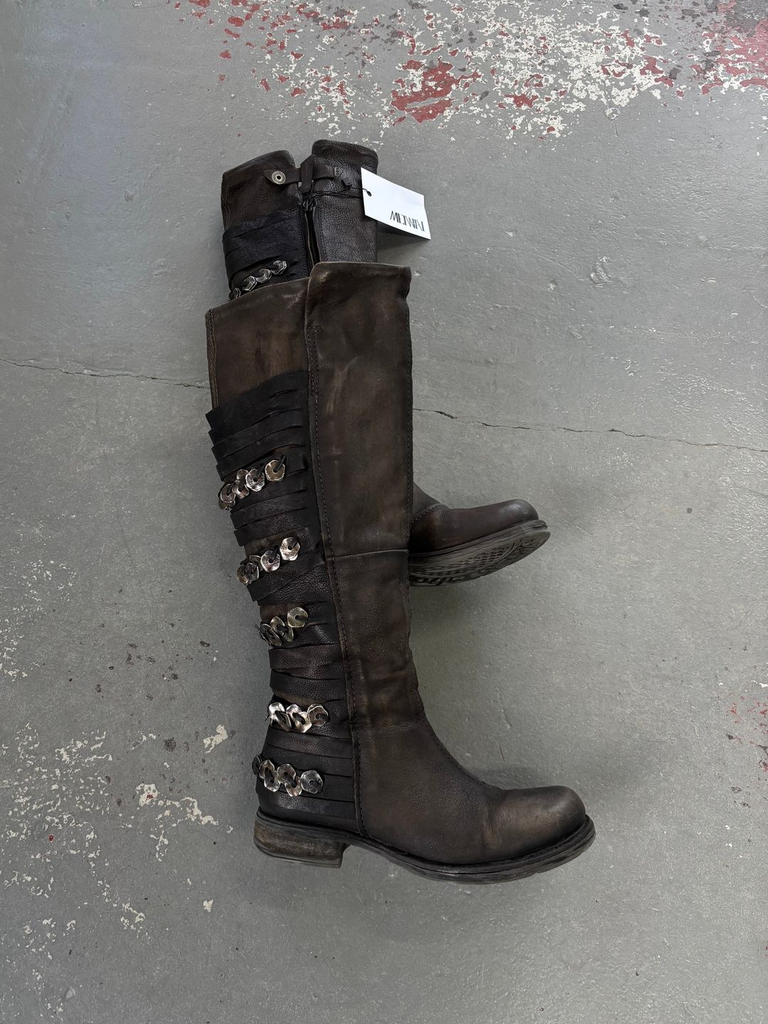 METAL DETAIL LEATHER BOOTS by MEIWAI LIMITED in size EU 37 from SHOES category