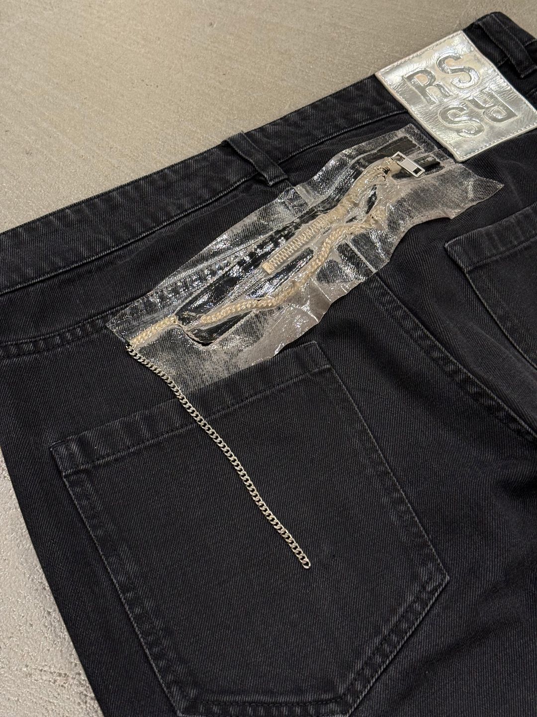 Thumbnail 30df1700-eaa8-46a2-a80b-072c3fe9ca37