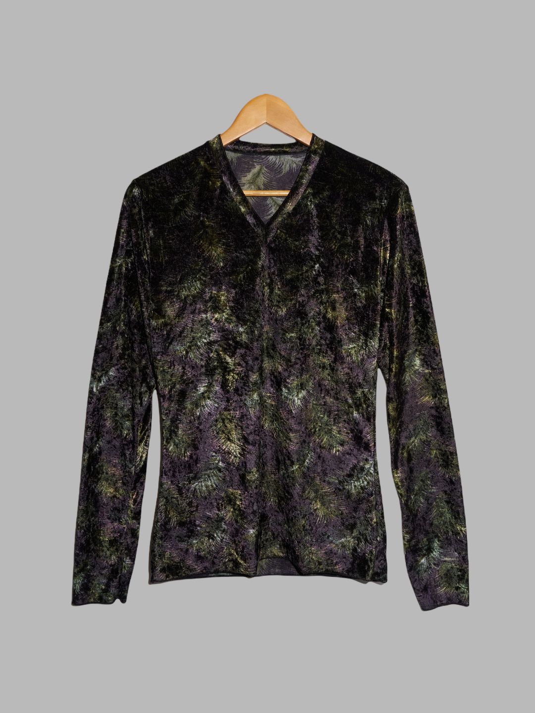 Jean Colonna black green purple feather print velour v-neck long sleeve top - S by Jean Colonna in size S from TOPS category