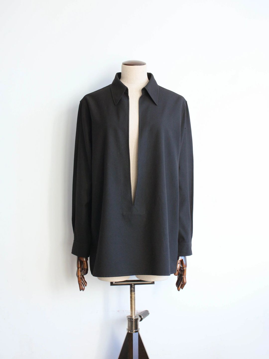Hermes by Martin Margiela Autumn/Winter 1999 Black Wool Vareuse Shirt by MAISON MARGIELA in size IT 42 from SHIRTS category