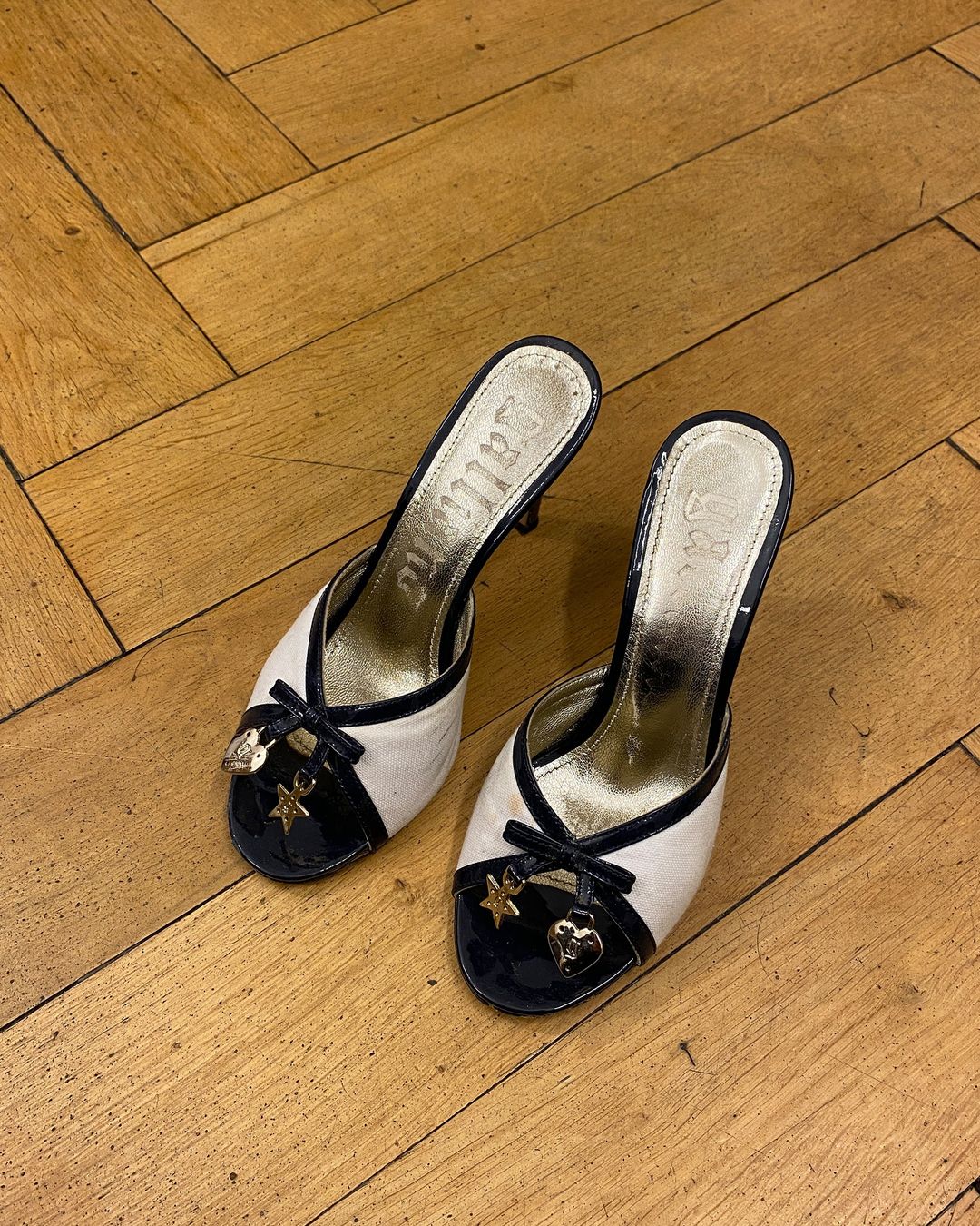 Thumbnail 2b7f40f4-8a82-48dc-aa26-406c0df6c0c6