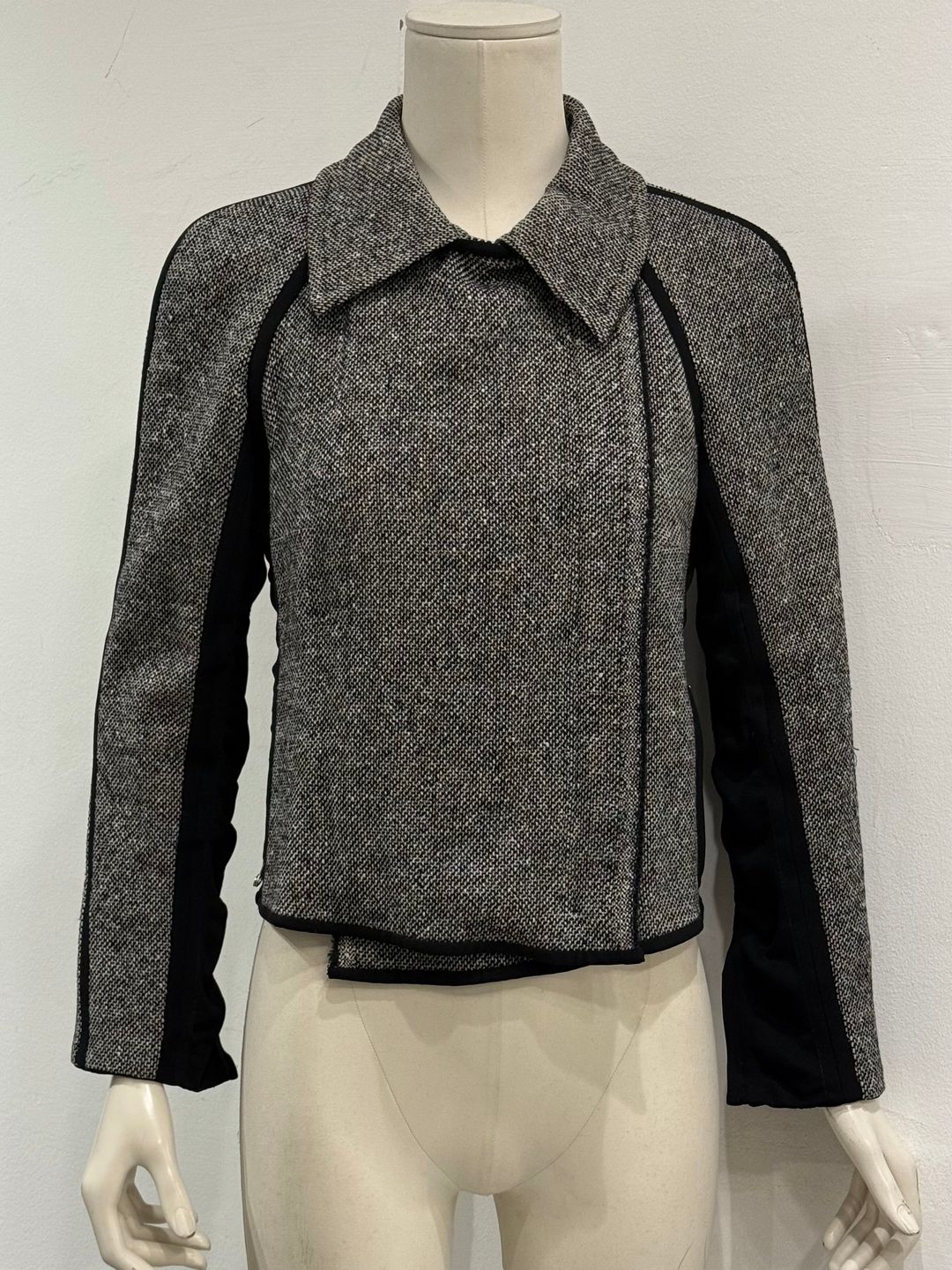 2000s Gianfranco Ferré paneled tweed jacket by GIANFRANCO FERRÉ in size EU 42 from COATS & JACKETS category