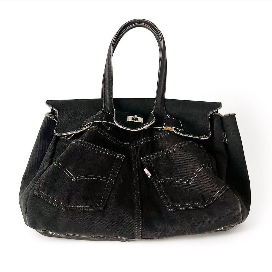 Thumbnail 704b2276-720c-43ce-b4c2-02ec54d07593