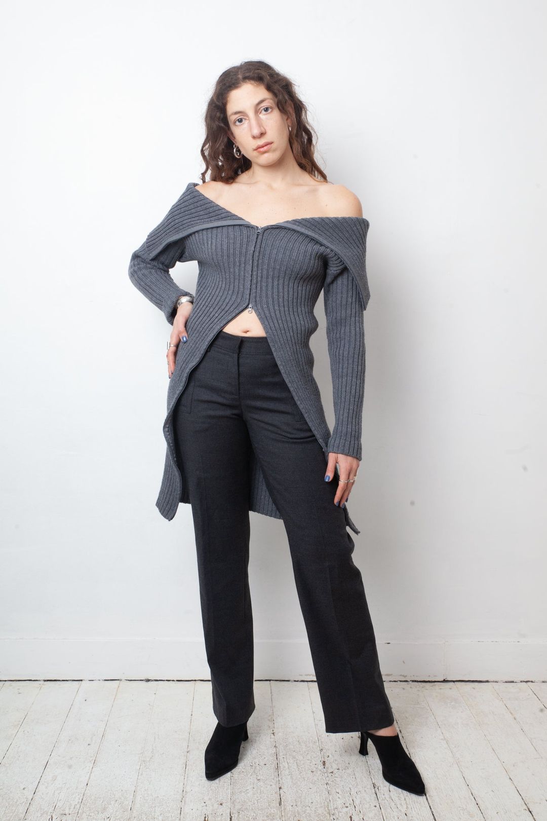 MM6 Margiela FW 2005 two way zipper grey ribbed knit long cardigan by MAISON MARGIELA in size L from TOPS category