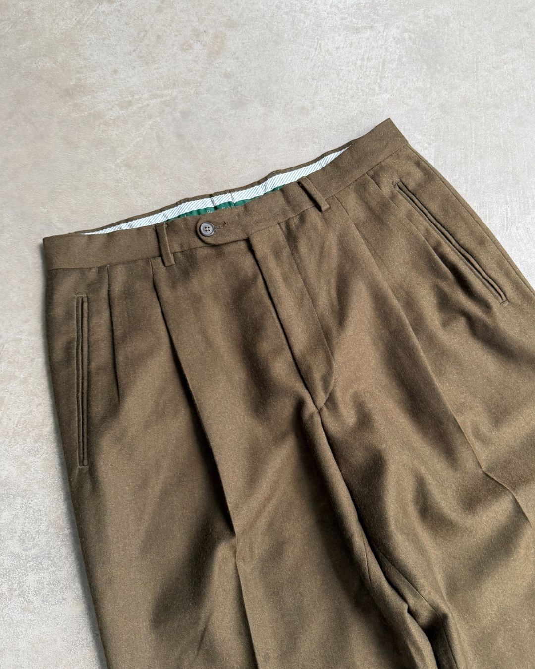 Thumbnail 046d31b4-df7f-464d-ba3e-3b58cddbfe91