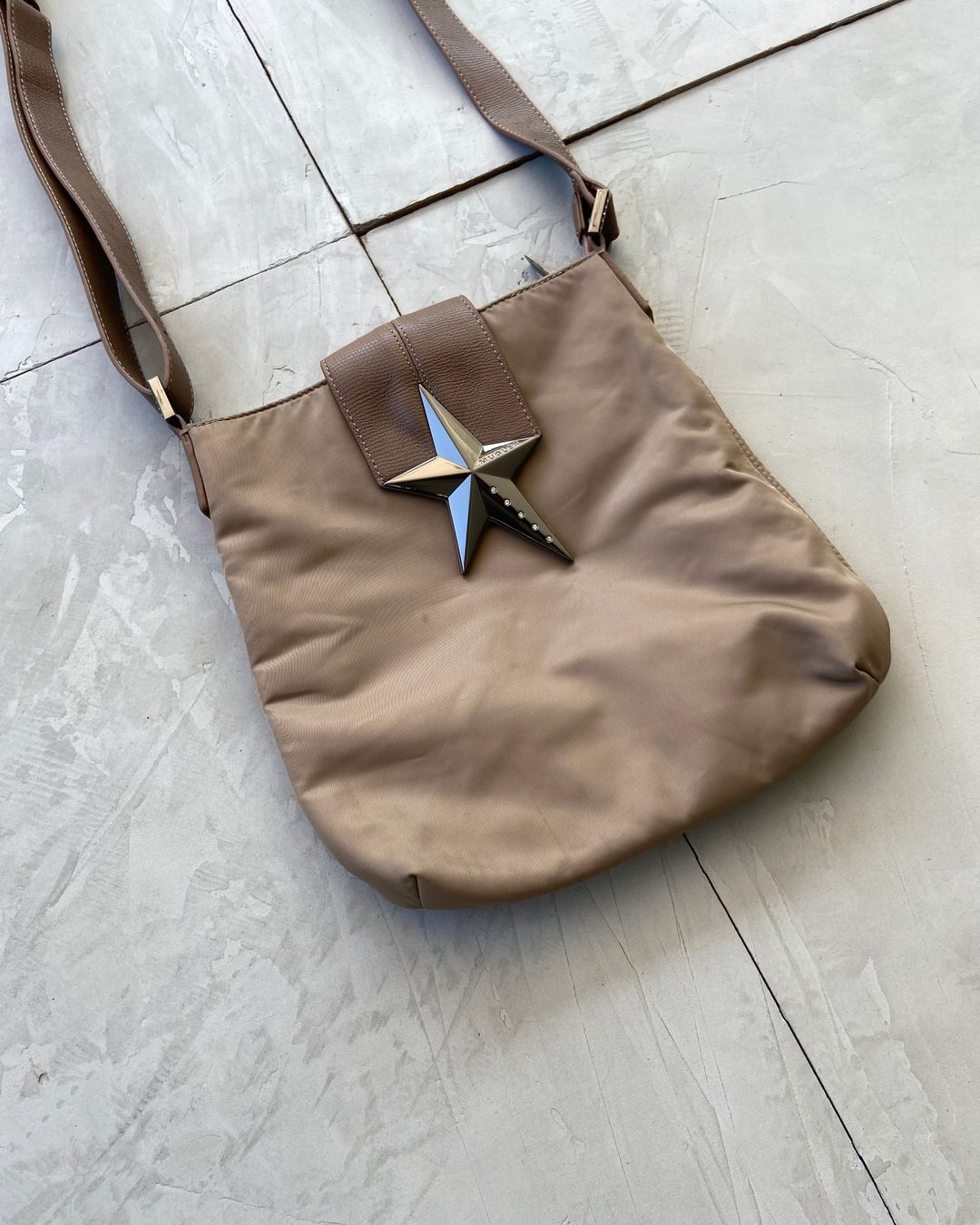 Thumbnail 37afae20-6245-49e0-8f1e-68ce5d90773c