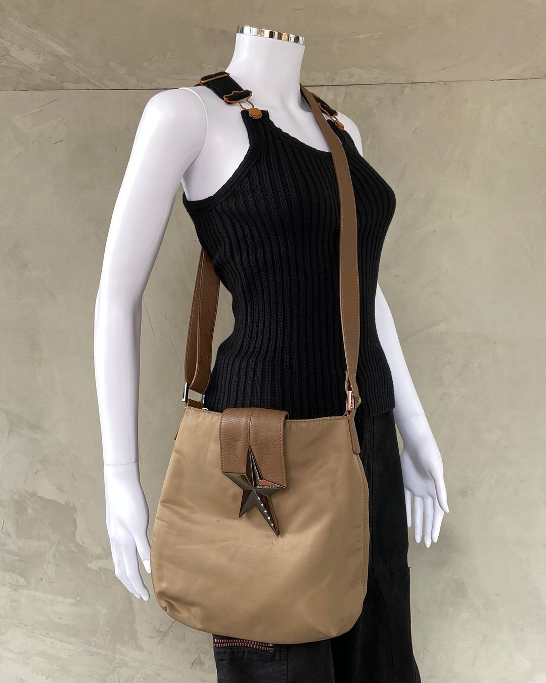 Thumbnail 43de71a3-7518-4d9e-879d-74c68cf04a11