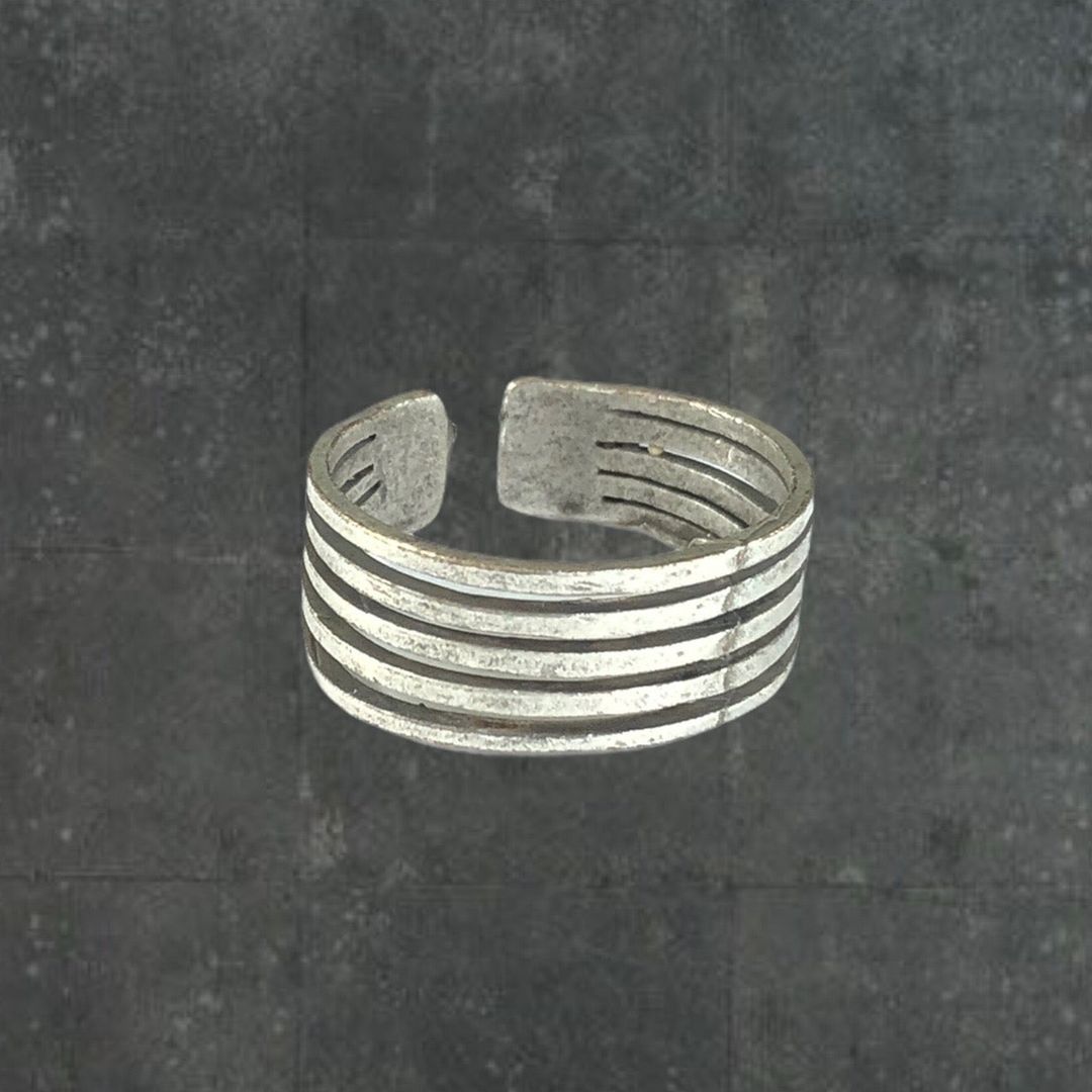 Line Ring by FΛZED by Finn in size ONE SIZE