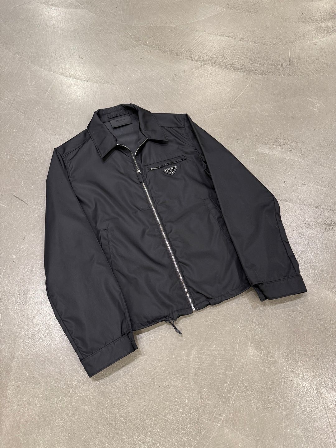 Thumbnail 8a6e412e-c380-4e7b-86fc-8c86b6d77c51