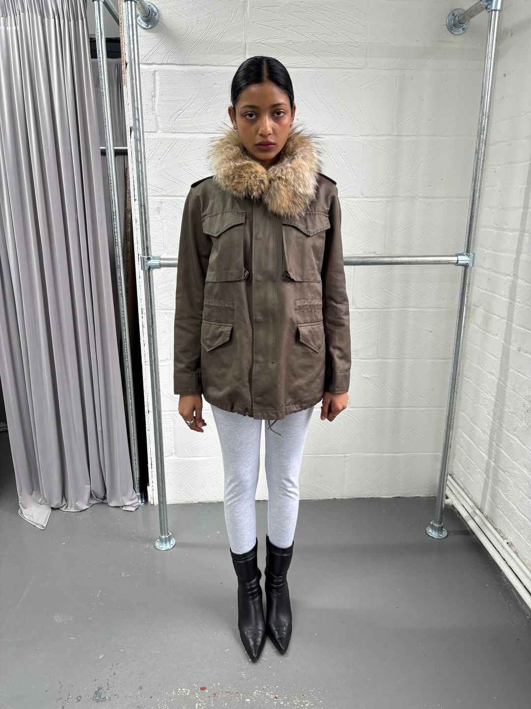 Thumbnail 31c43936-c3c2-46e1-b2a8-f9d7dbc98273