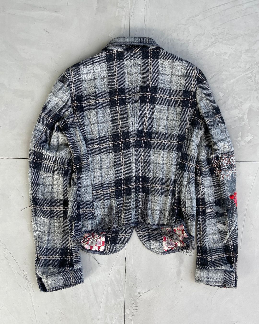 Thumbnail 6e3d6a37-38fd-4a80-9442-e1ddbd5455e8