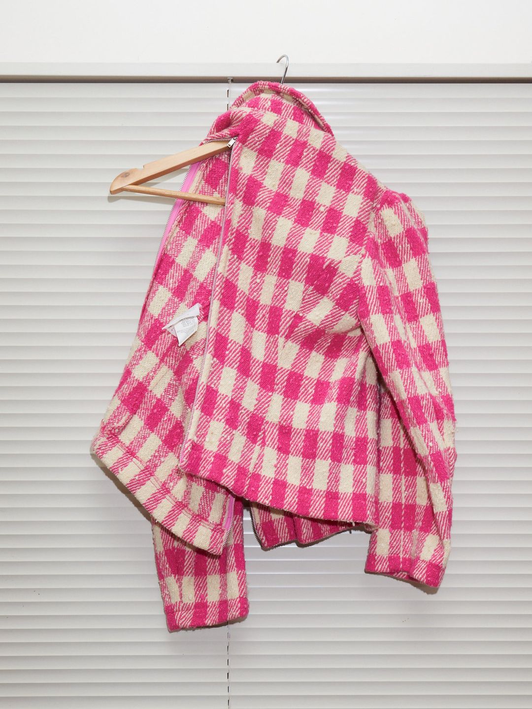 Thumbnail 92db4007-2183-41c0-b9d7-3debebef1838