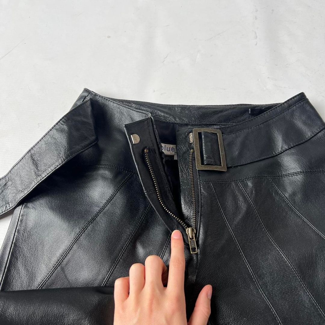 Thumbnail 954faa87-8457-4fcb-9bba-cbe6a8634e16