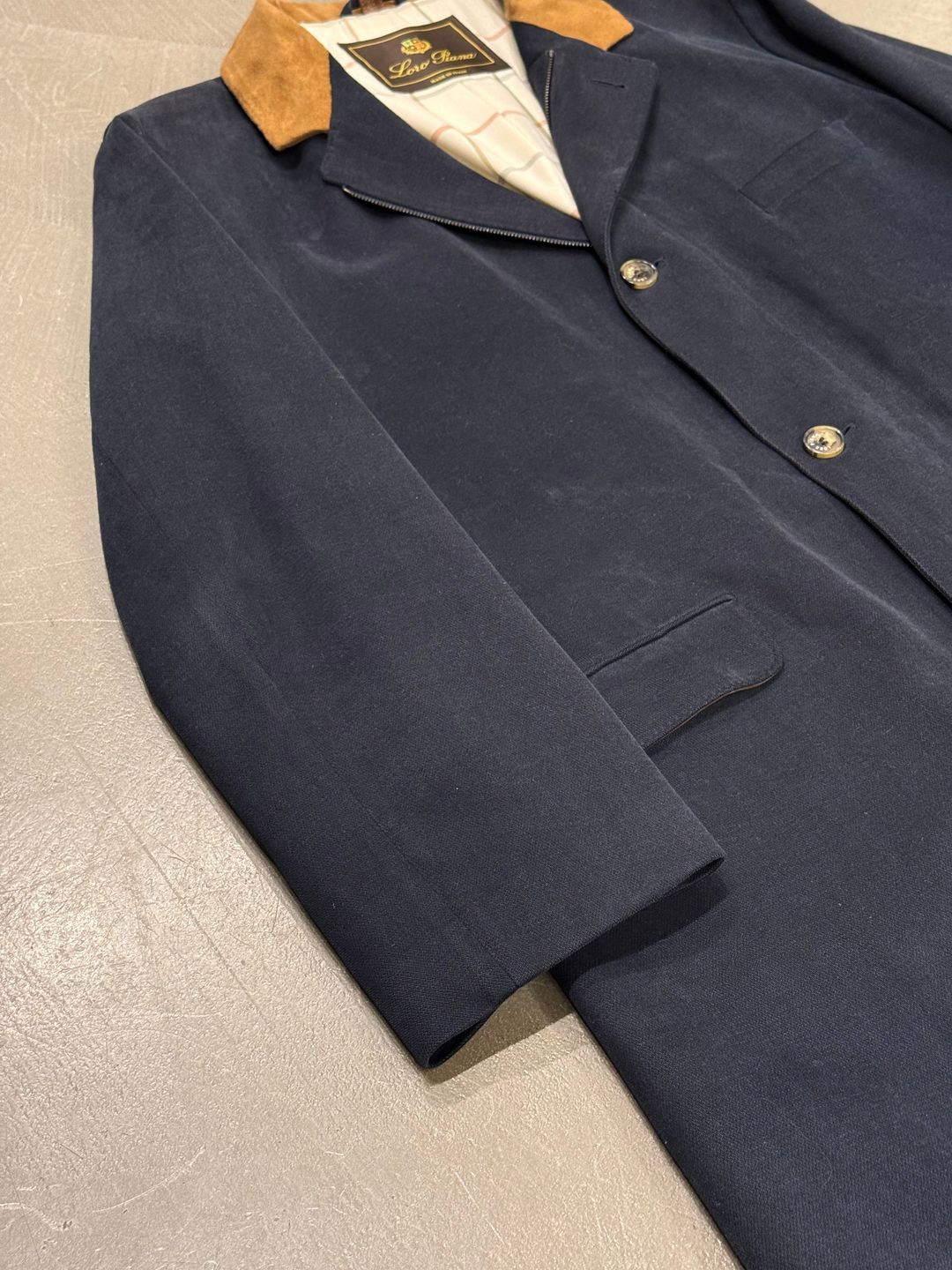 Thumbnail 026d4ead-00e3-4e8d-9fe1-5fb4e695beee