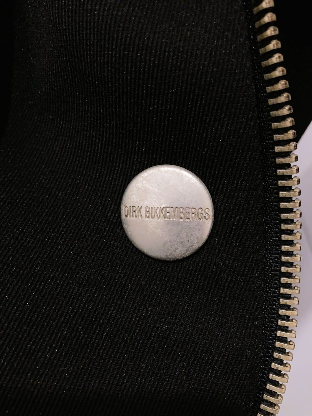 Thumbnail 037d3e62-4d29-41c7-98dd-2d3654d88fb5