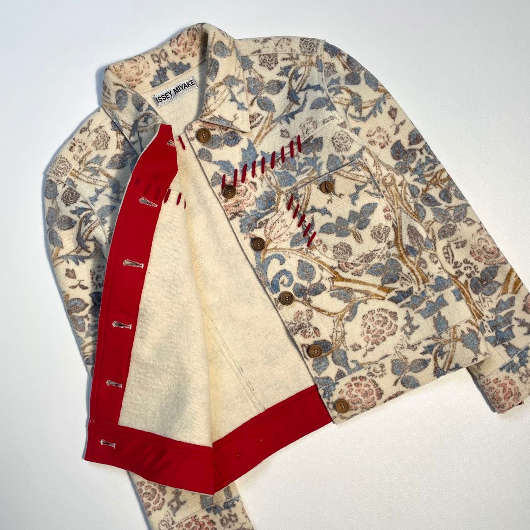 Thumbnail 7916f1cf-499c-4536-a403-bc9e7cf4f38e