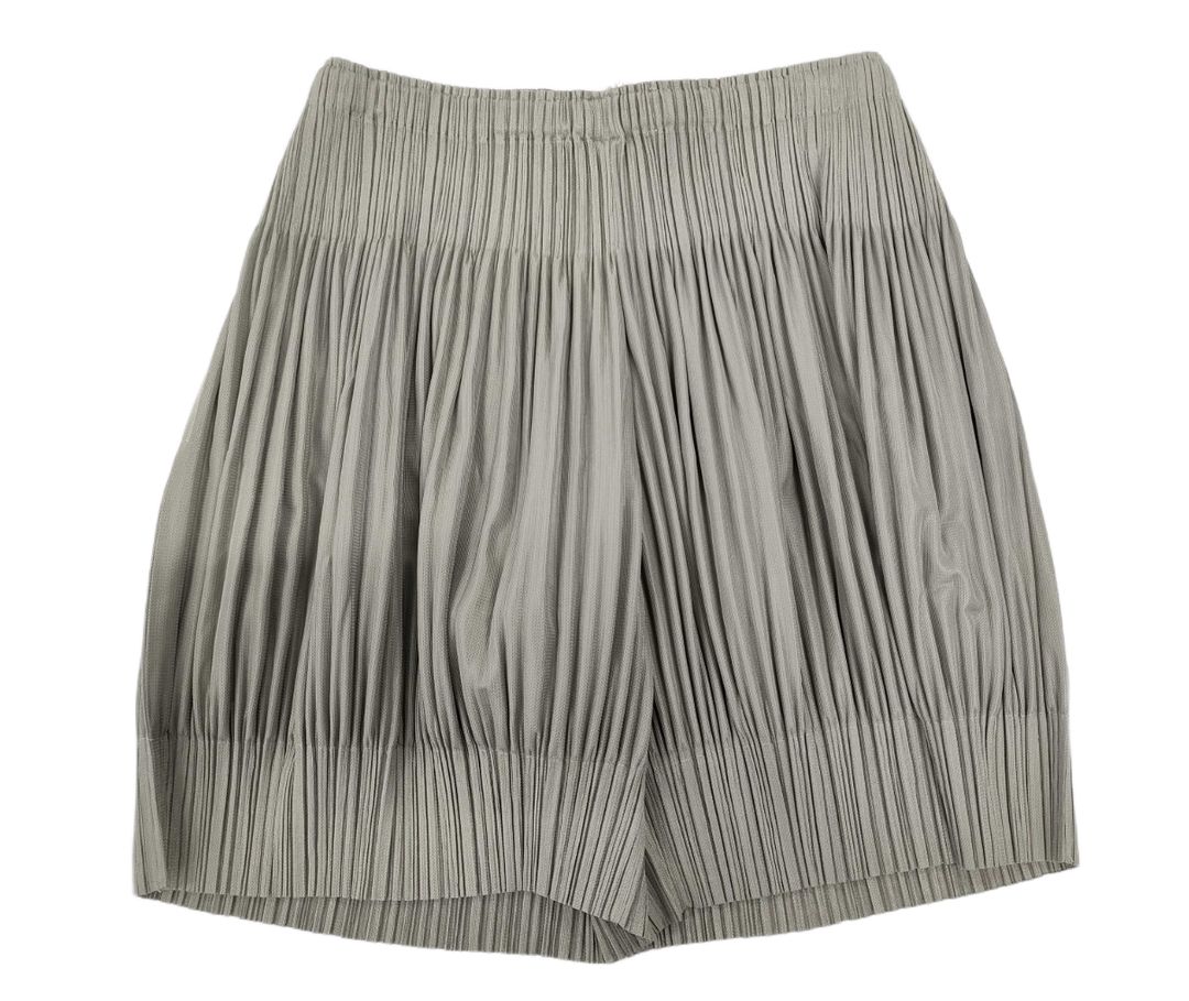 Issey Miyake Pleated Grey Shorts by ISSEY MIYAKE in size S from SHORTS category