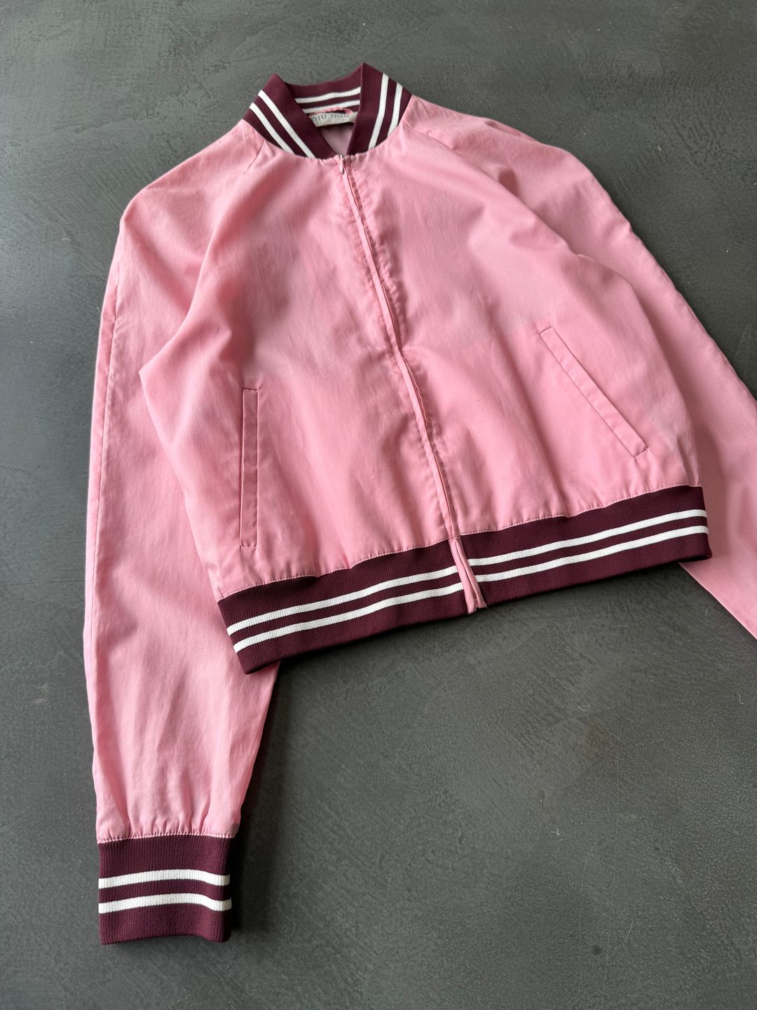 Thumbnail b64e27be-fa60-4068-8488-71a133a7c63a