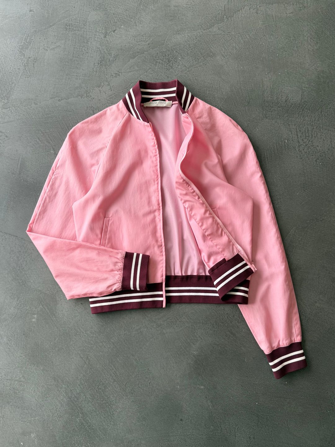 Thumbnail 4de4c689-4f76-404c-aa35-4b8ccd40f434