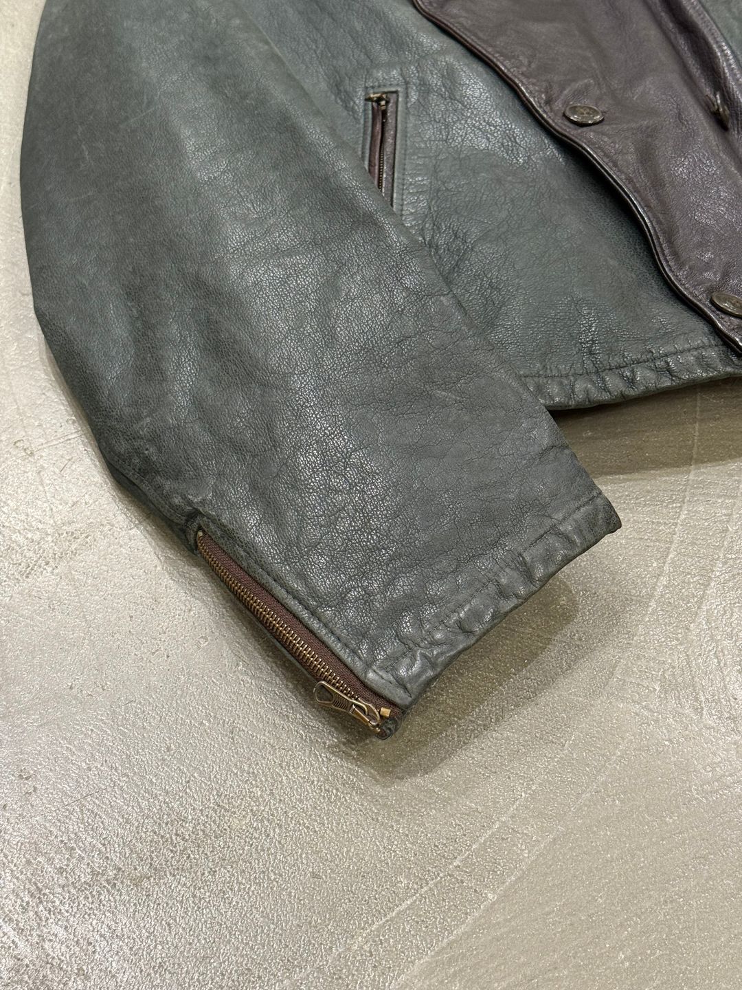 Thumbnail 586ea0d3-c17f-4a54-afcb-de11a6c1f109