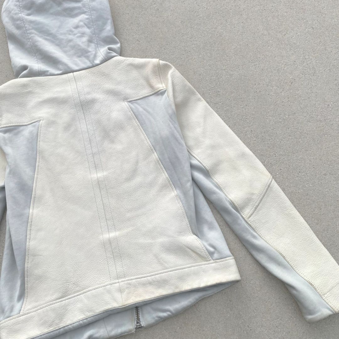 Thumbnail 722ec423-6c49-429a-9111-567f4d08c79d