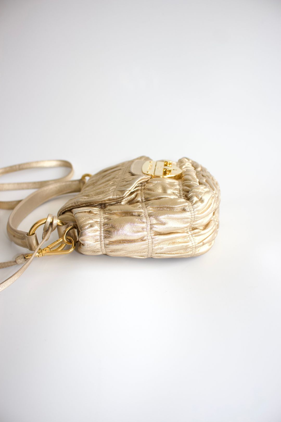 Thumbnail 0a674811-c0fb-4887-aac7-581b7837fe6a