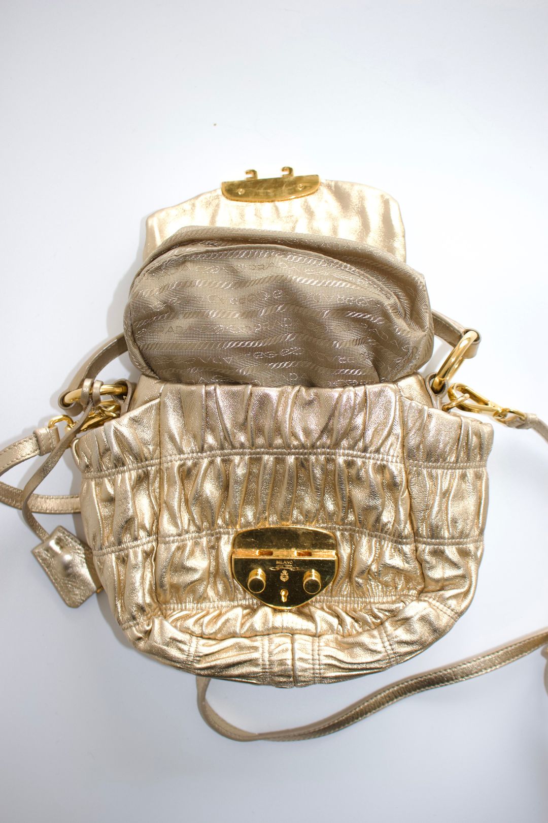 Thumbnail 49130b38-3566-4a9f-bc8d-29b1a3c15cba