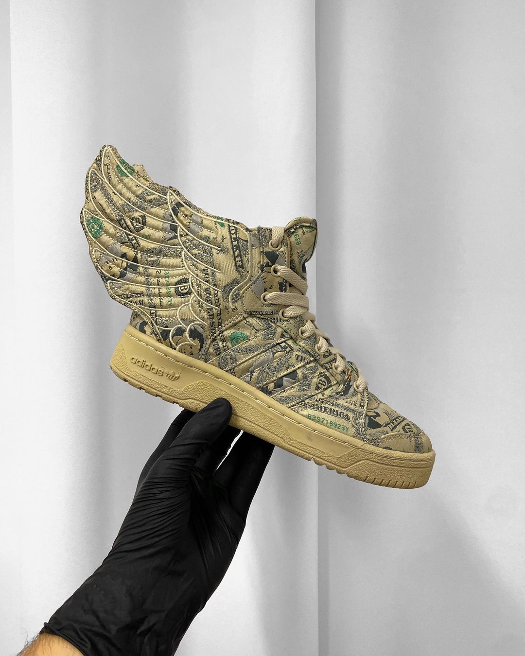 Jeremy Scott x Adidas 2013 JS Wings 2.0 Money Sneaker Beige by Jeremy Scott x Adidas in size EU 36 from SHOES category