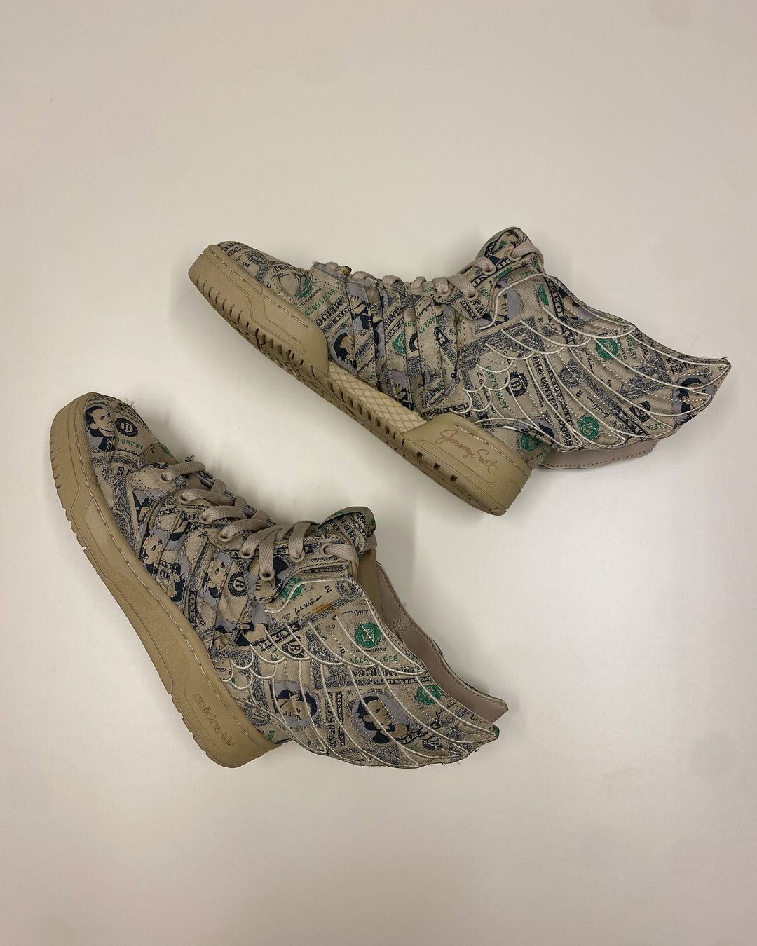 Thumbnail 3b6d8fa8-6895-4209-9d14-b9414703739e