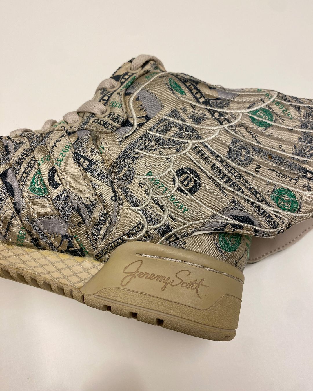 Thumbnail b2b70fa3-34cd-4f7f-aa97-4cf80b772532