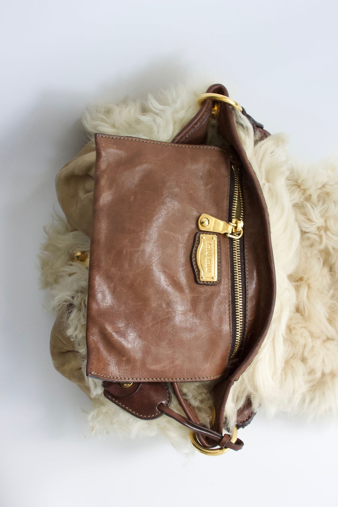 Thumbnail 14089fa5-35a4-4f49-a50d-605c6b4a4f20