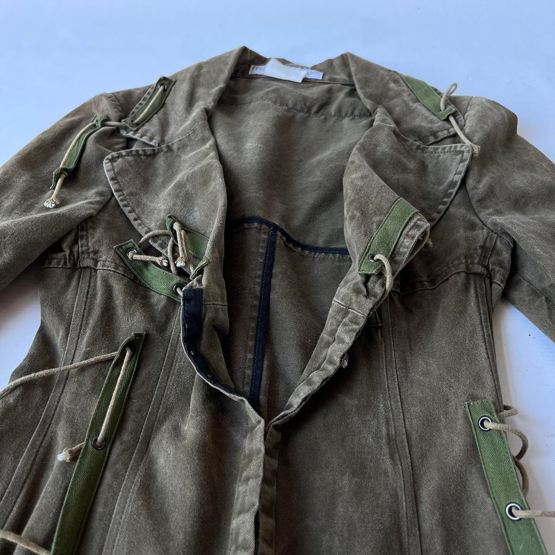 Thumbnail 0aaf6f53-ede9-4819-9f3a-7f044a46cc9d