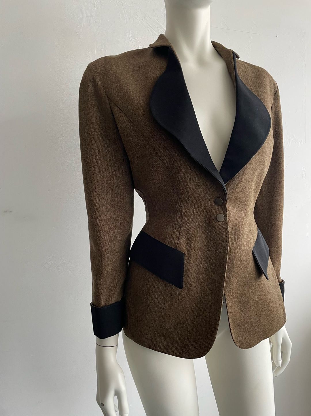 Mugler Hourglass Shape Vintage Blazer by THIERRY MUGLER in size FR 38 from COATS & JACKETS category