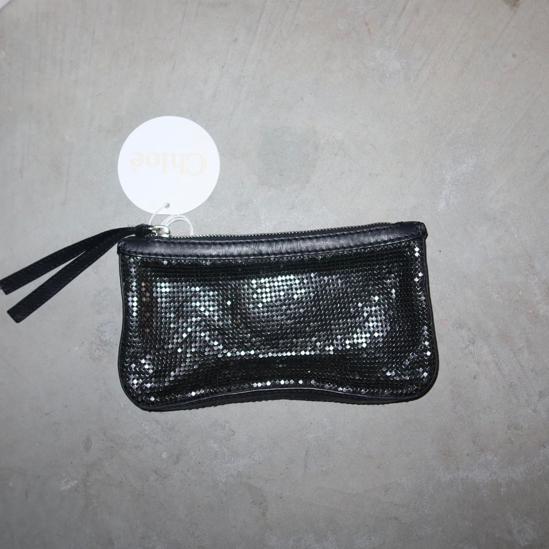 Thumbnail 189baee6-af45-49f9-b5ea-2cb438e09b6b