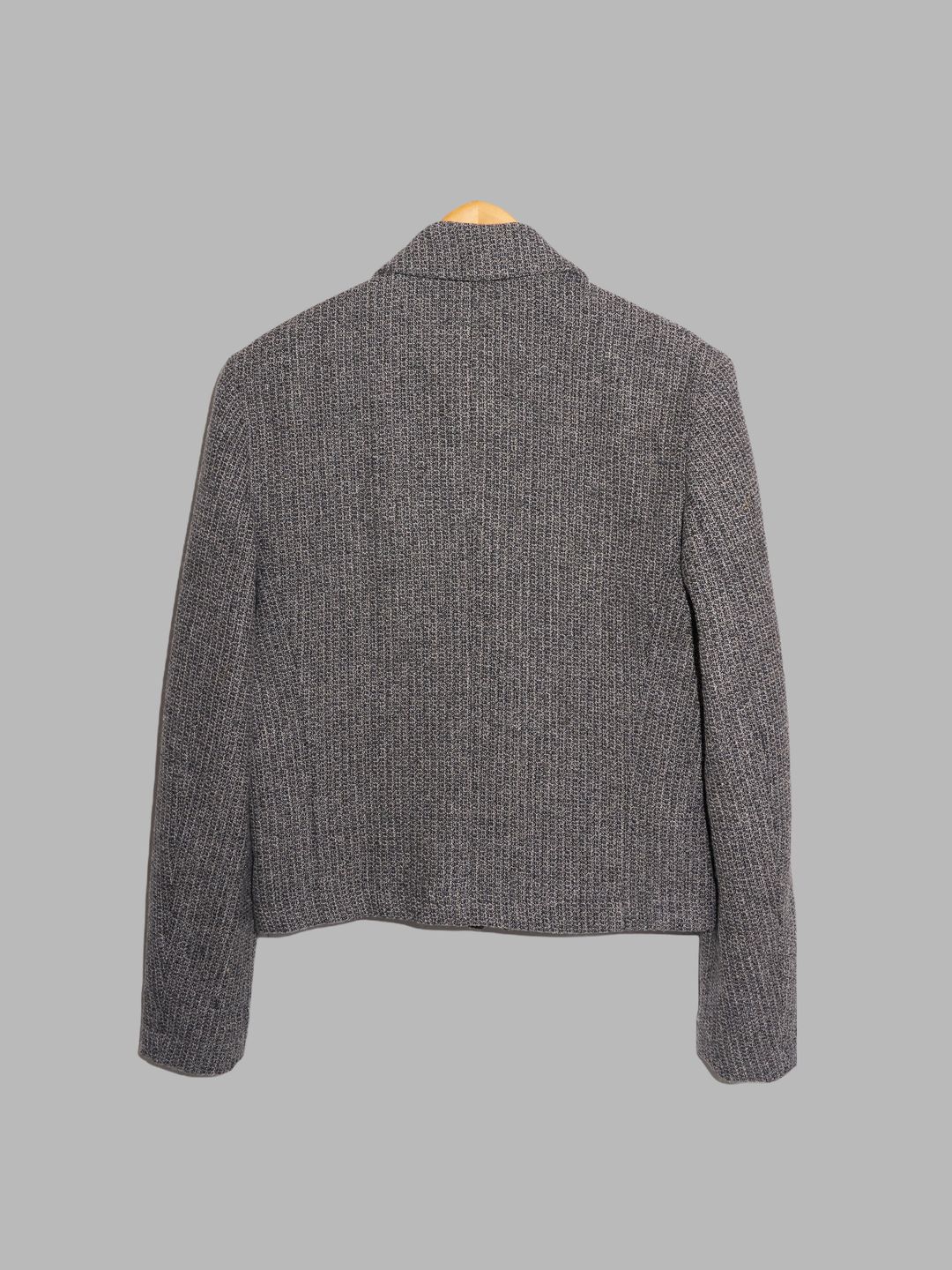 Thumbnail 01646121-adee-41f5-b0a6-543c85d681f2