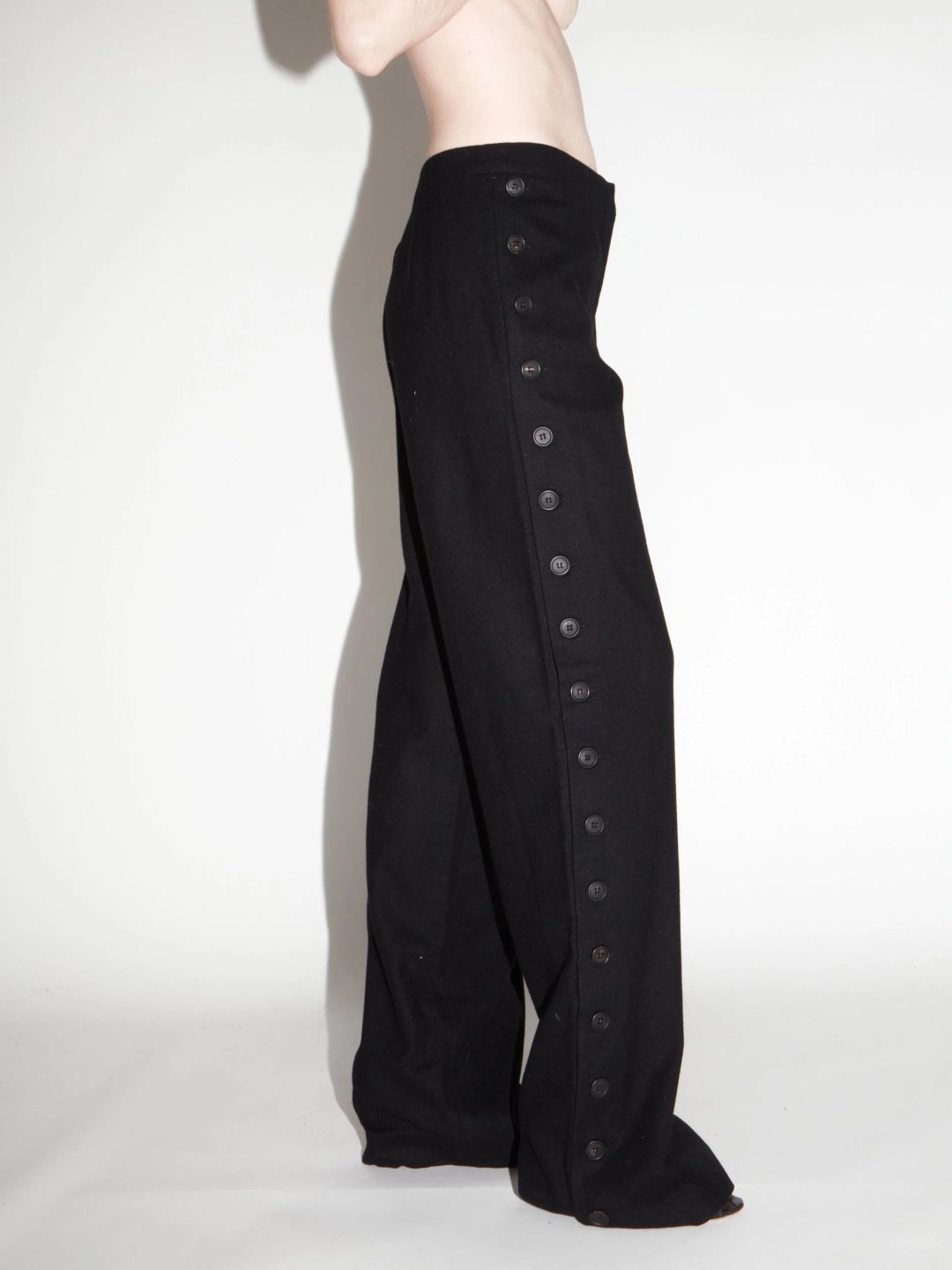 alexander mcqueen vintage wool trousers by ALEXANDER MCQUEEN in size EU 42 from TROUSERS category