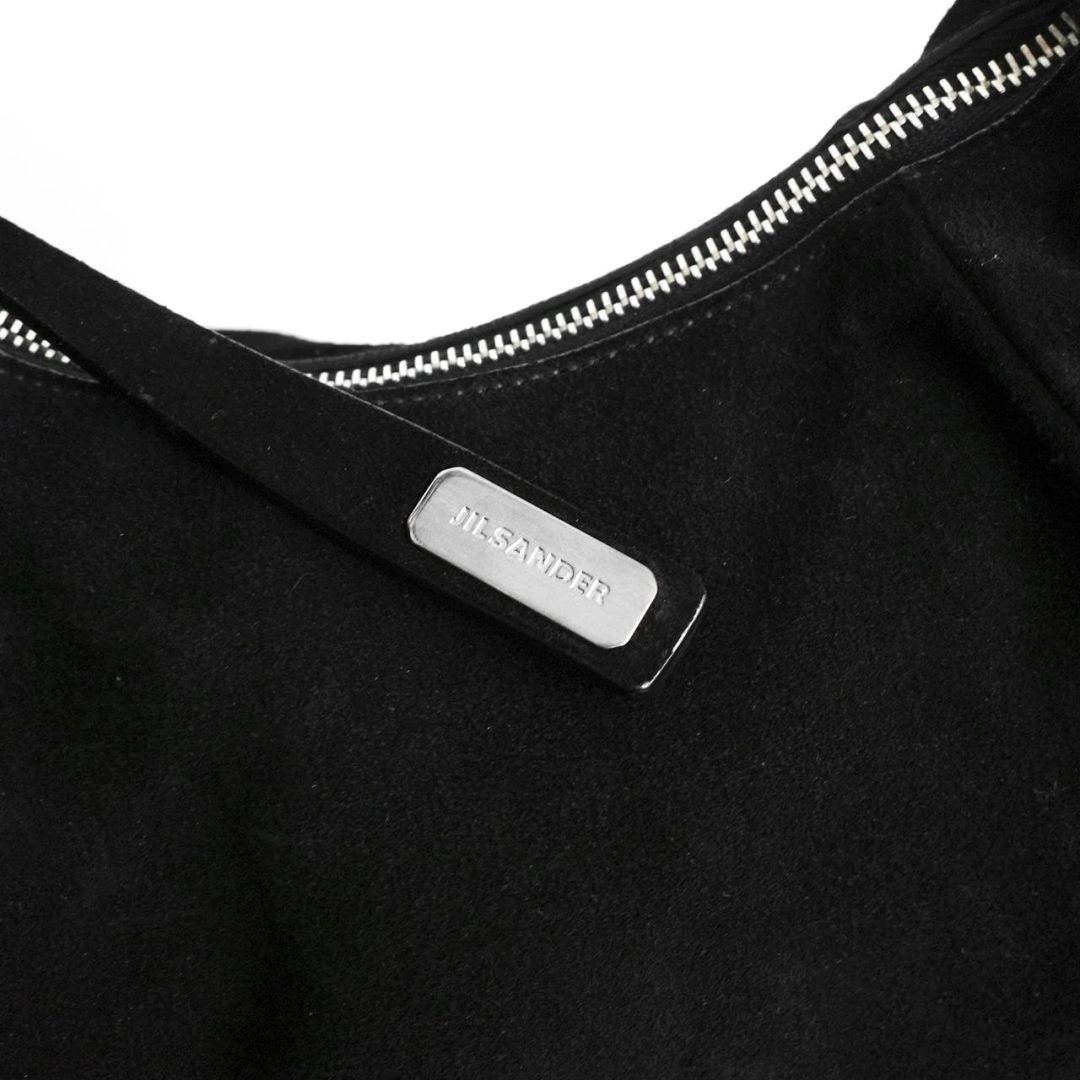 Thumbnail 09ffc371-2021-459e-bcc8-0136878f852d