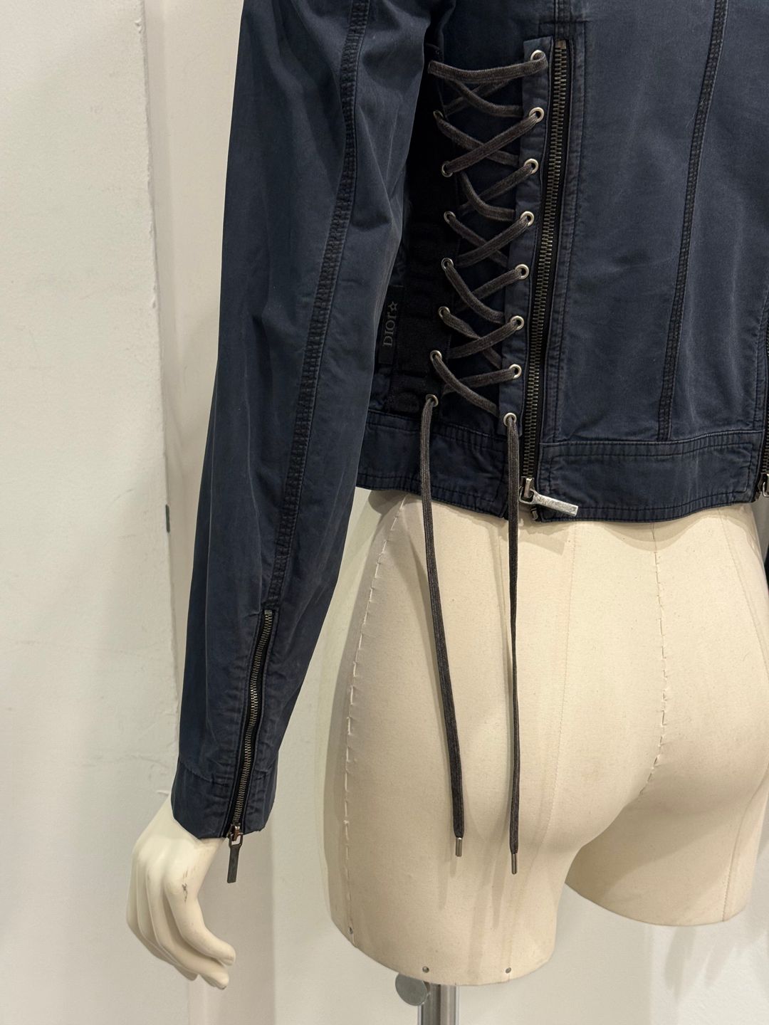 Thumbnail bf44e0e6-2932-48e3-97a6-04104e598a6c