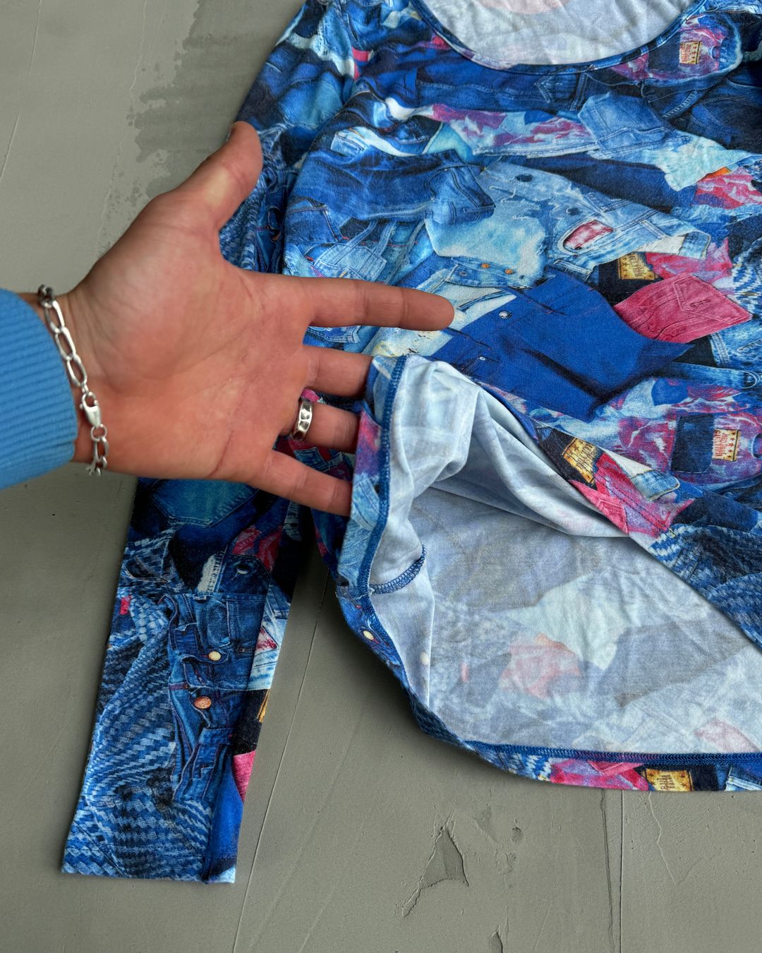 Thumbnail 1907f2a5-e30d-40c8-8198-22d21dc8292f