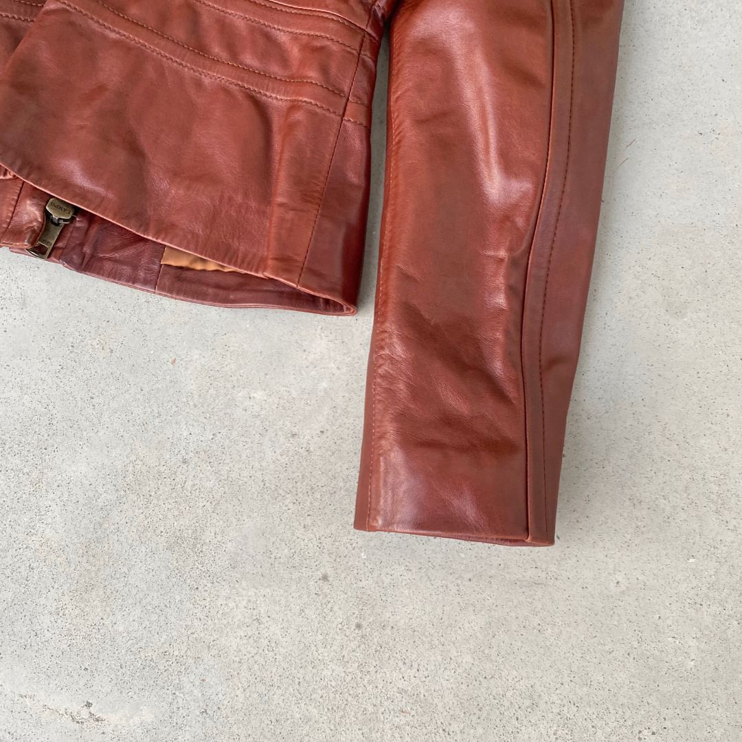 Thumbnail 1f73a693-54e3-498d-8d88-dd6d1d92095e