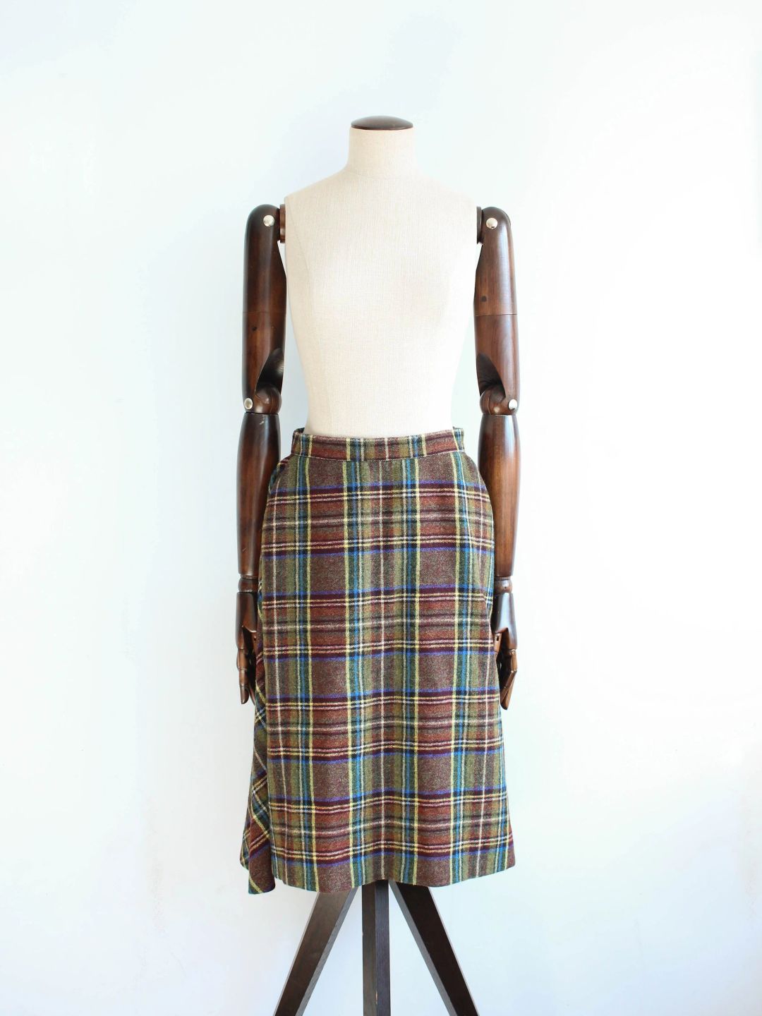 Thumbnail 5c46a176-4f8c-40ec-b11f-95902a5b2ef2