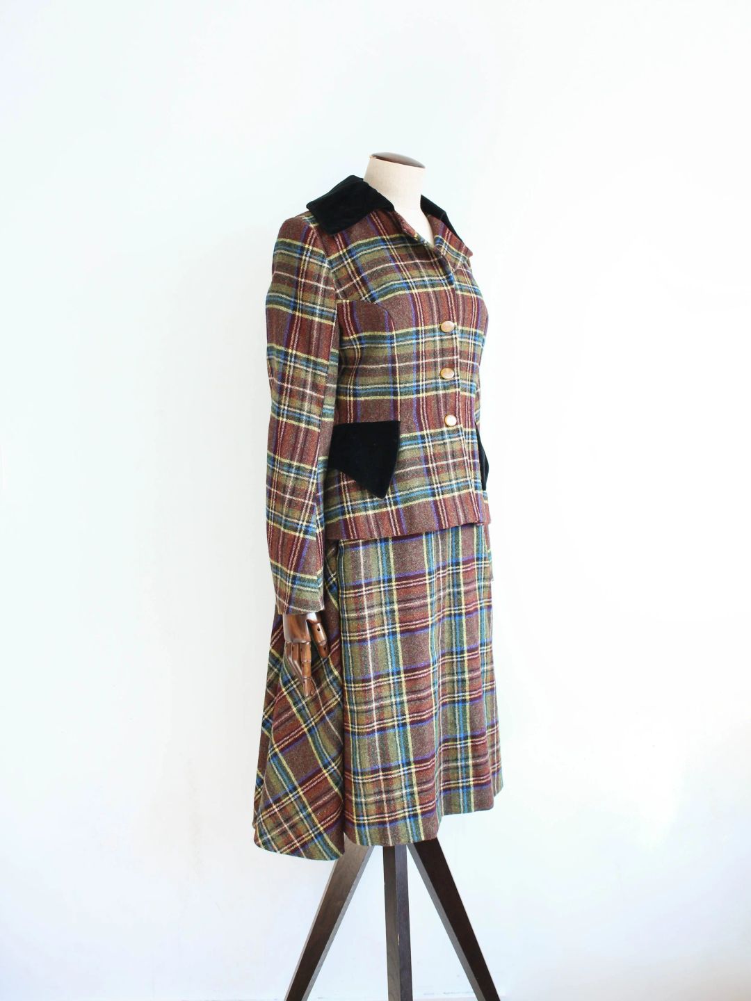 Thumbnail 97202642-b50d-4b2d-8945-91806dad2a33