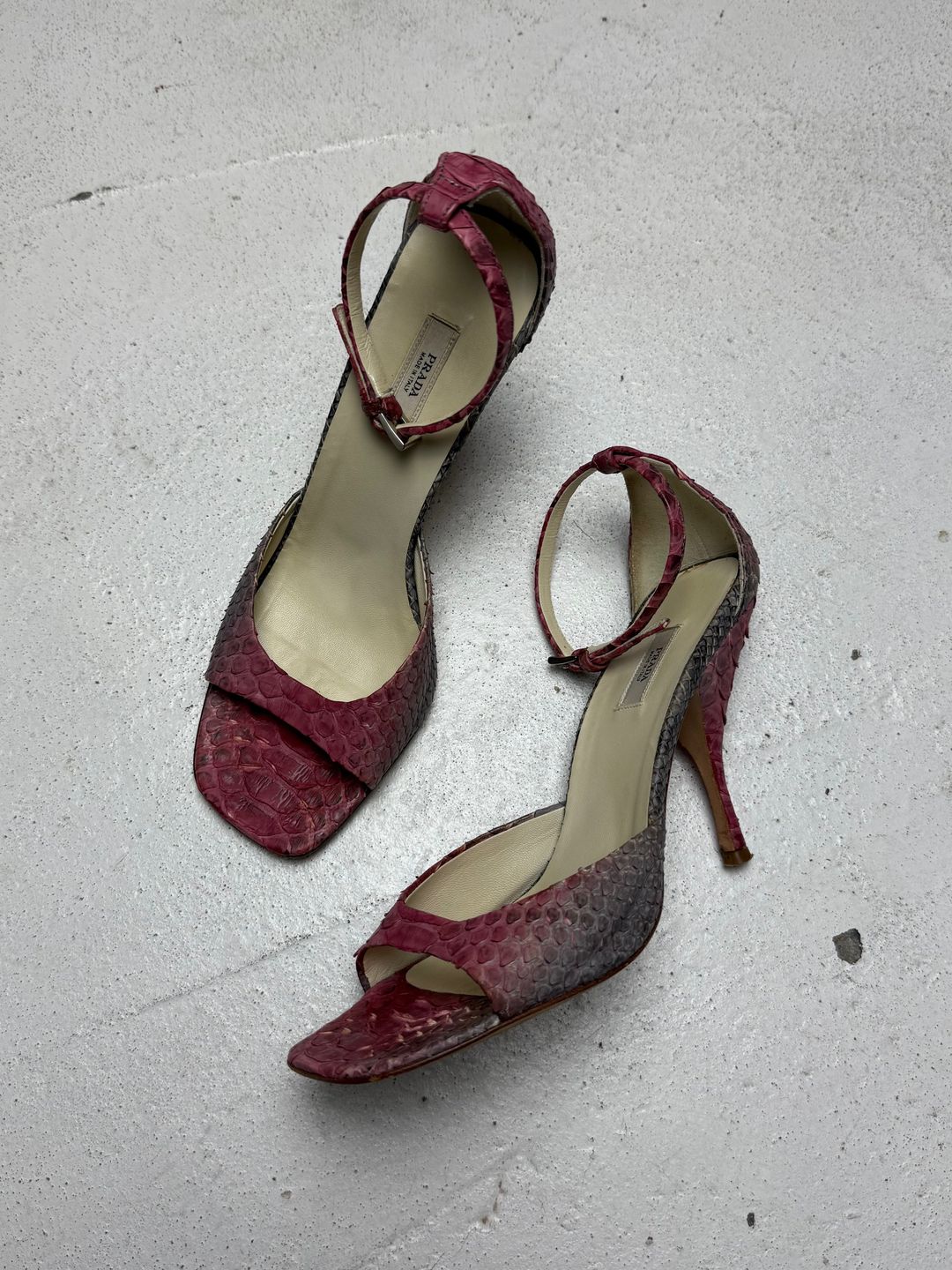 Thumbnail 98b1e83c-85c0-4cc3-bebd-e8b750d797d9