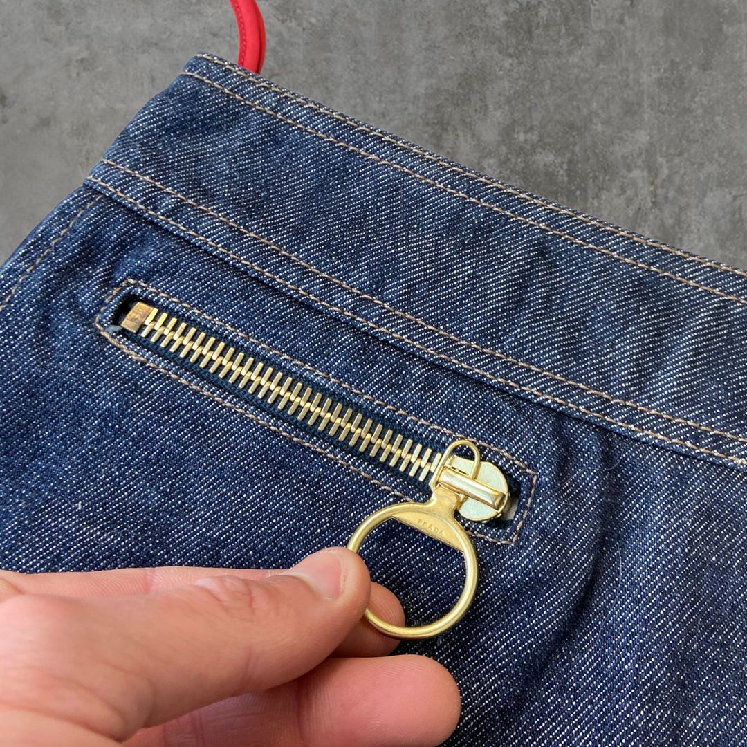 Thumbnail 5a7f0c4a-c8fa-4b26-8516-dfb91aa2b952