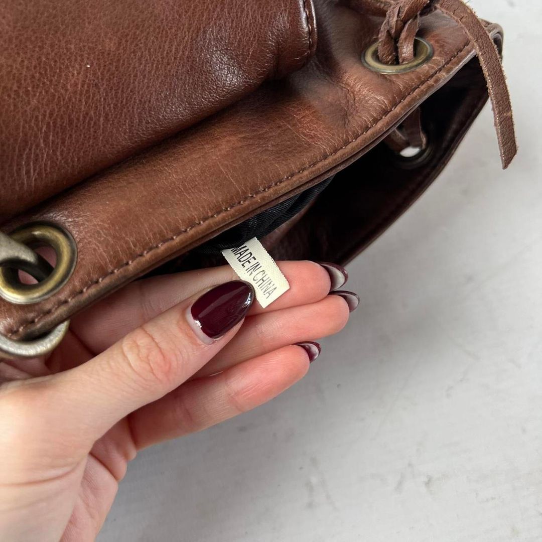 Thumbnail 9a38713a-f051-49fa-b3c6-4be4fbca3510